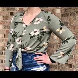 Cropped Floral Bottom Tie Shirt